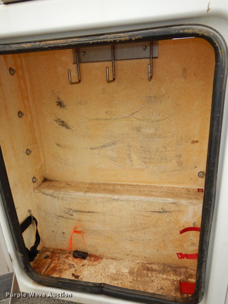 image for item DE1730 2008 Dodge Ram 2500 utility bed pickup truck