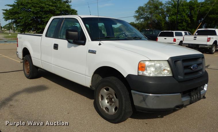image for item DE1736 2005 Ford F150 SuperCab pickup truck