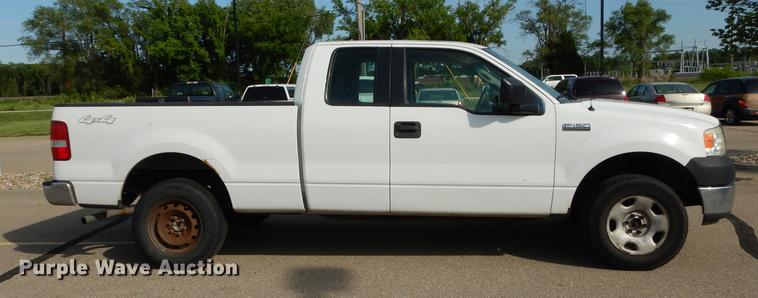 image for item DE1736 2005 Ford F150 SuperCab pickup truck
