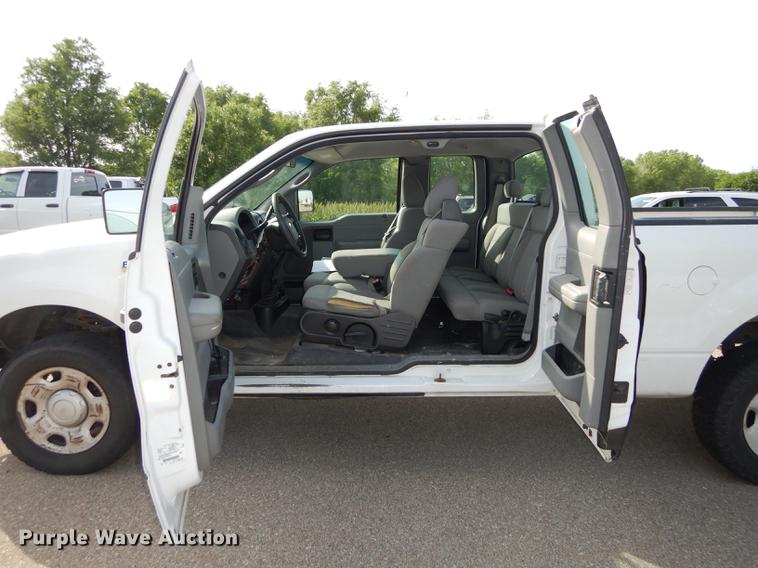 image for item DE1736 2005 Ford F150 SuperCab pickup truck