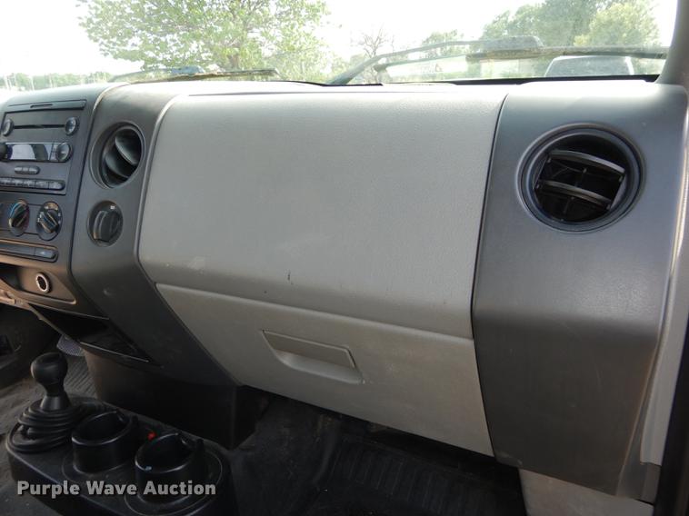 image for item DE1736 2005 Ford F150 SuperCab pickup truck