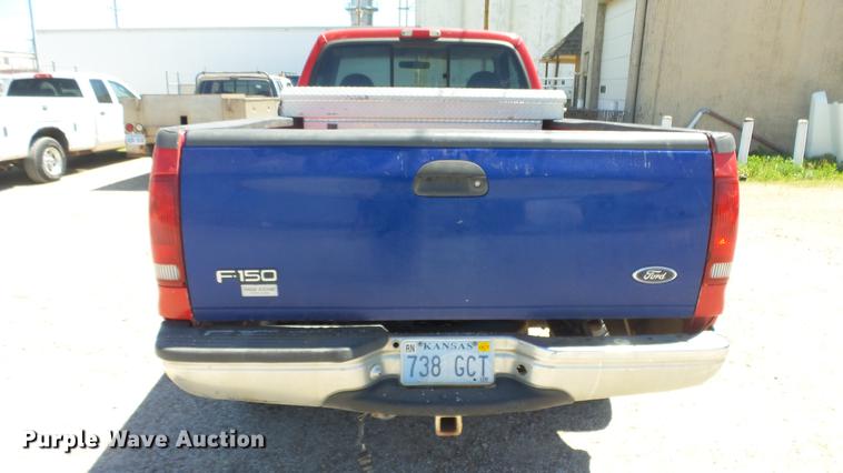 image for item DE2612 1999 Ford F250 Super Duty pickup truck