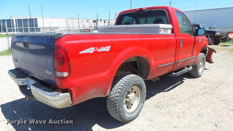 image for item DE2612 1999 Ford F250 Super Duty pickup truck