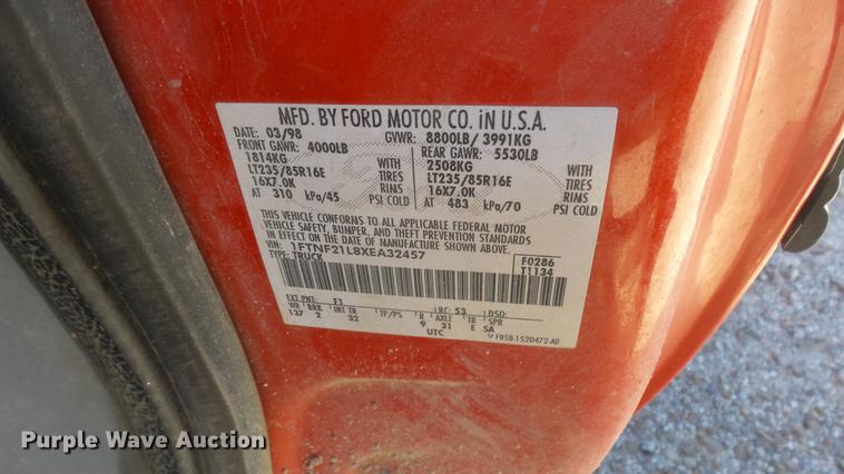 image for item DE2612 1999 Ford F250 Super Duty pickup truck