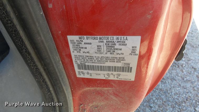 image for item DE2612 1999 Ford F250 Super Duty pickup truck