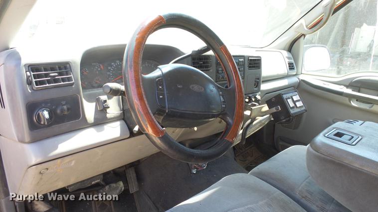 image for item DE2612 1999 Ford F250 Super Duty pickup truck