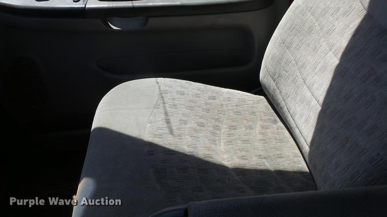 image for item DE2612 1999 Ford F250 Super Duty pickup truck