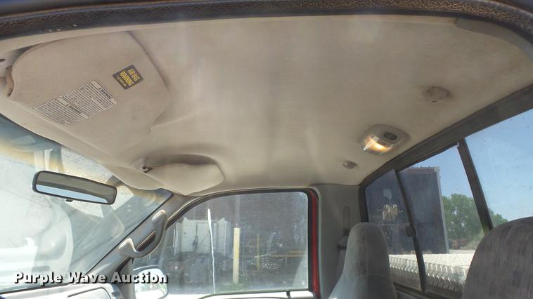 image for item DE2612 1999 Ford F250 Super Duty pickup truck