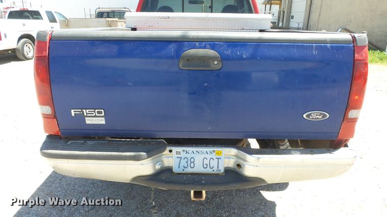 image for item DE2612 1999 Ford F250 Super Duty pickup truck