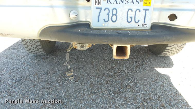 image for item DE2612 1999 Ford F250 Super Duty pickup truck