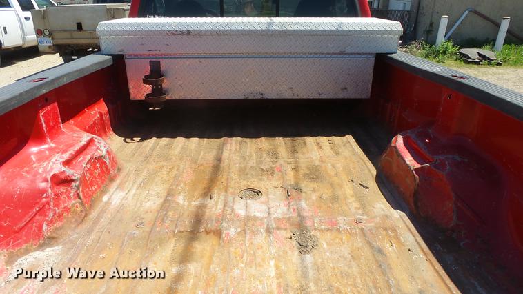 image for item DE2612 1999 Ford F250 Super Duty pickup truck