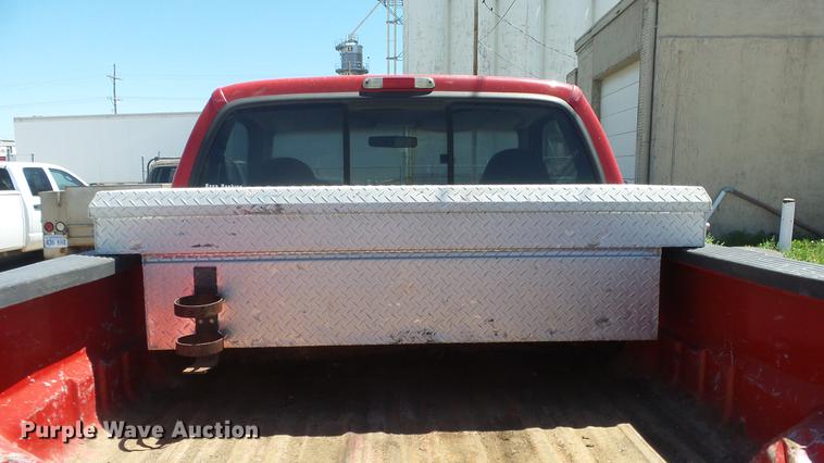 image for item DE2612 1999 Ford F250 Super Duty pickup truck