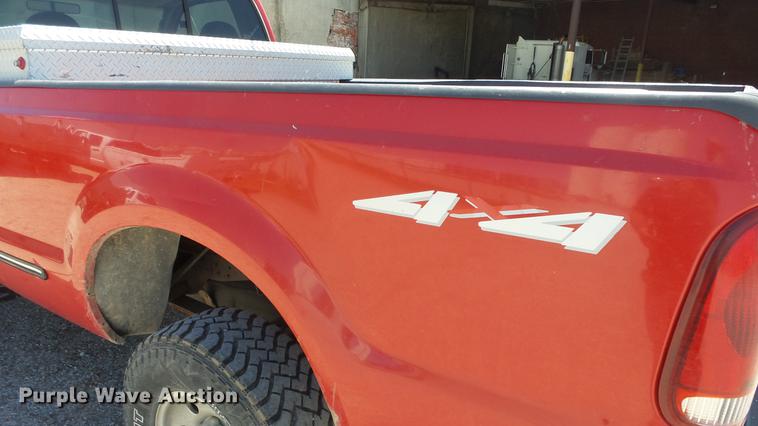 image for item DE2612 1999 Ford F250 Super Duty pickup truck