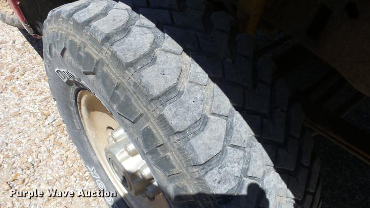 image for item DE2612 1999 Ford F250 Super Duty pickup truck