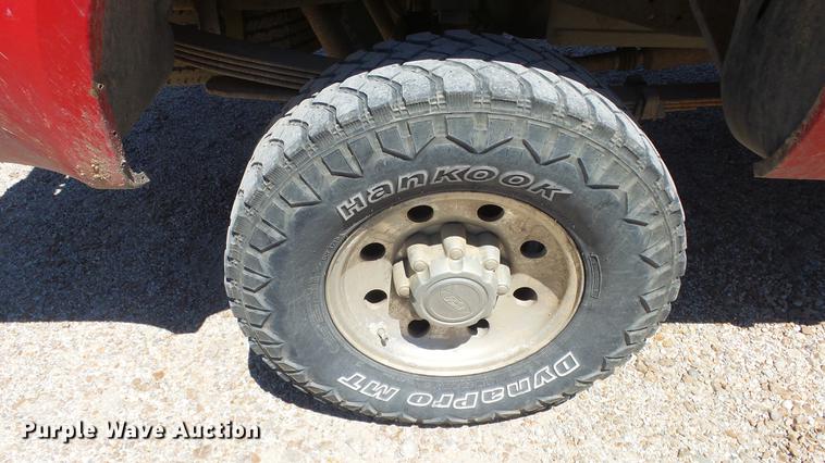 image for item DE2612 1999 Ford F250 Super Duty pickup truck