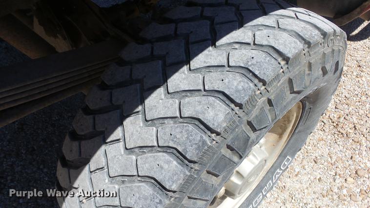 image for item DE2612 1999 Ford F250 Super Duty pickup truck