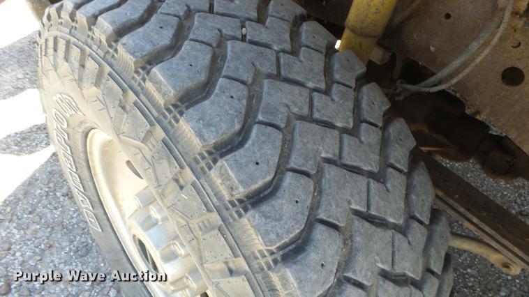 image for item DE2612 1999 Ford F250 Super Duty pickup truck