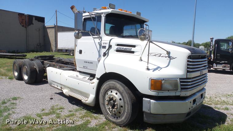 image for item DE2614 1994 Ford LTLA9000 AeroMax 120 semi truck