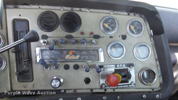 image for item DE2614 1994 Ford LTLA9000 AeroMax 120 semi truck