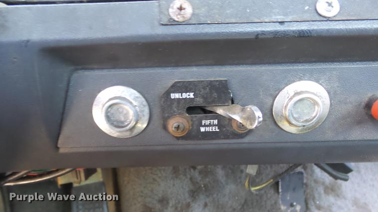 image for item DE2614 1994 Ford LTLA9000 AeroMax 120 semi truck