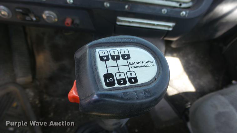 image for item DE2614 1994 Ford LTLA9000 AeroMax 120 semi truck