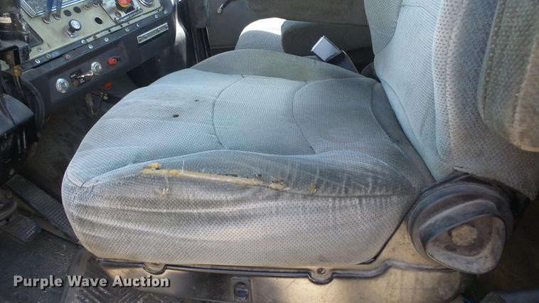 image for item DE2614 1994 Ford LTLA9000 AeroMax 120 semi truck