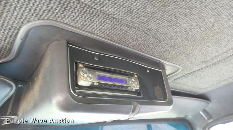 image for item DE2614 1994 Ford LTLA9000 AeroMax 120 semi truck