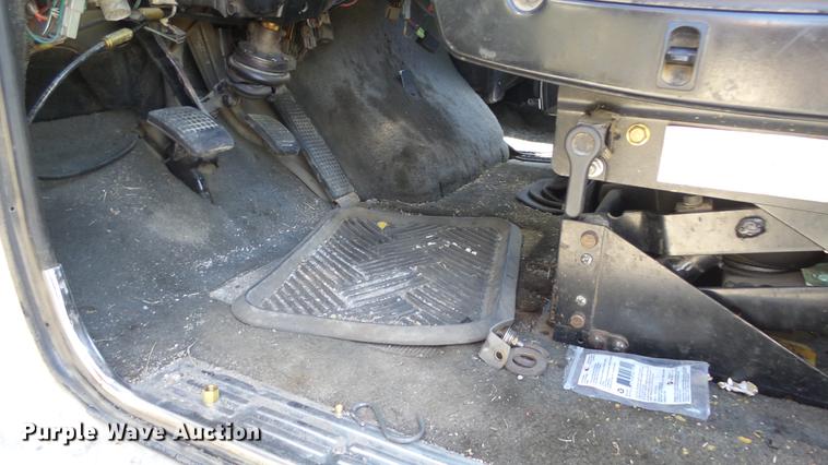 image for item DE2614 1994 Ford LTLA9000 AeroMax 120 semi truck