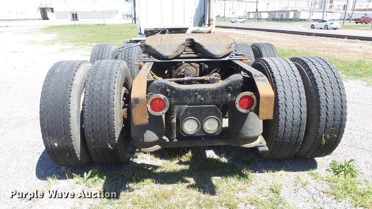 image for item DE2614 1994 Ford LTLA9000 AeroMax 120 semi truck