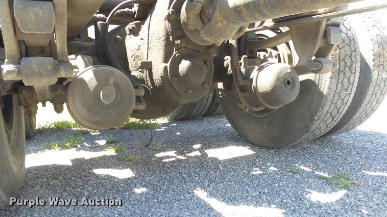 image for item DE2614 1994 Ford LTLA9000 AeroMax 120 semi truck