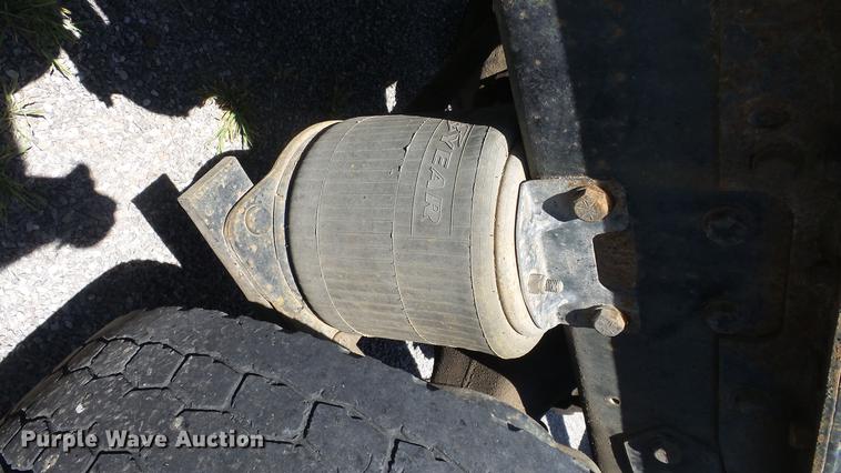 image for item DE2614 1994 Ford LTLA9000 AeroMax 120 semi truck