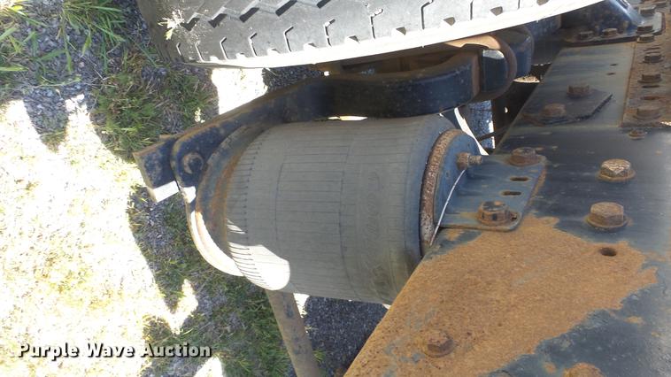 image for item DE2614 1994 Ford LTLA9000 AeroMax 120 semi truck