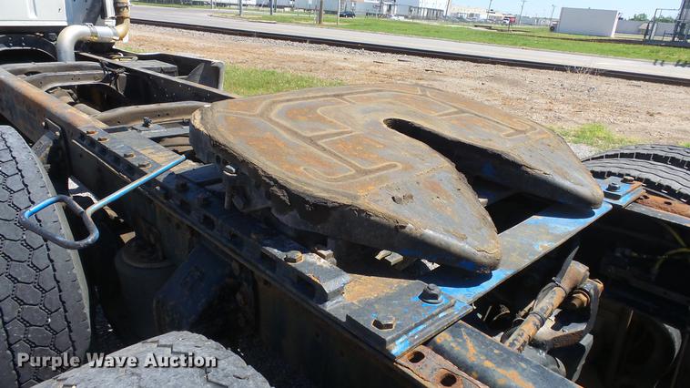 image for item DE2614 1994 Ford LTLA9000 AeroMax 120 semi truck