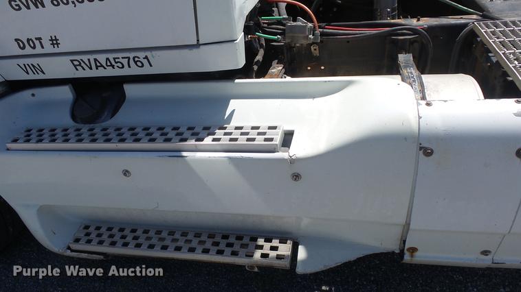 image for item DE2614 1994 Ford LTLA9000 AeroMax 120 semi truck