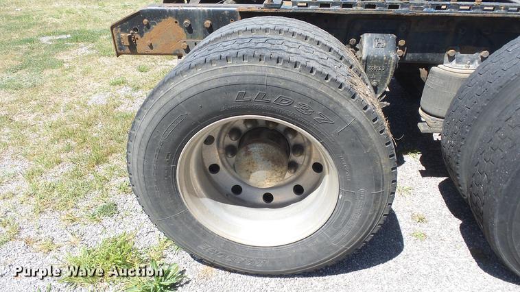 image for item DE2614 1994 Ford LTLA9000 AeroMax 120 semi truck