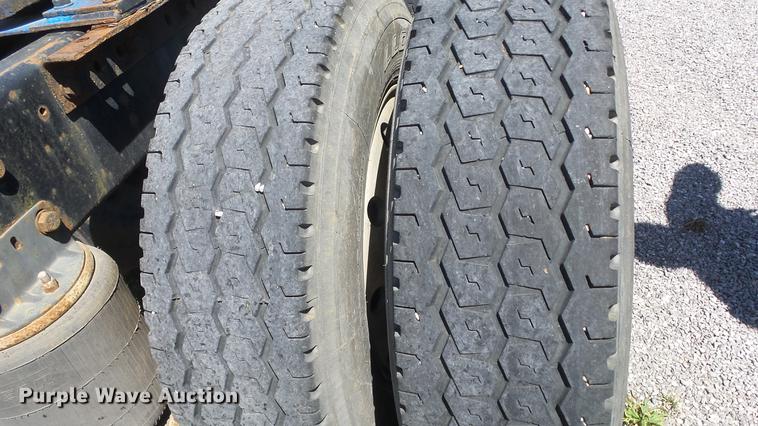 image for item DE2614 1994 Ford LTLA9000 AeroMax 120 semi truck