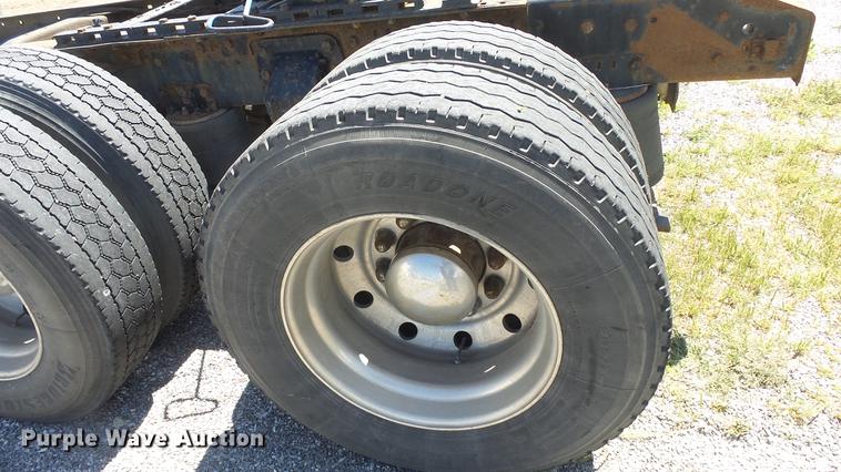 image for item DE2614 1994 Ford LTLA9000 AeroMax 120 semi truck