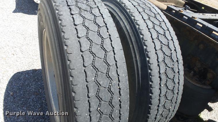 image for item DE2614 1994 Ford LTLA9000 AeroMax 120 semi truck