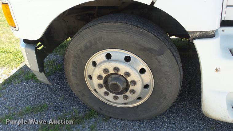 image for item DE2614 1994 Ford LTLA9000 AeroMax 120 semi truck