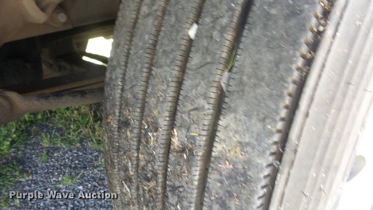 image for item DE2614 1994 Ford LTLA9000 AeroMax 120 semi truck