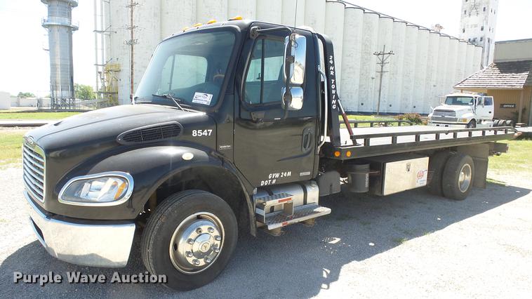 image for item DE2616 2006 Freightliner M2 106 wrecker truck