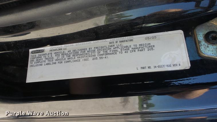 image for item DE2616 2006 Freightliner M2 106 wrecker truck