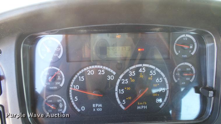 image for item DE2616 2006 Freightliner M2 106 wrecker truck