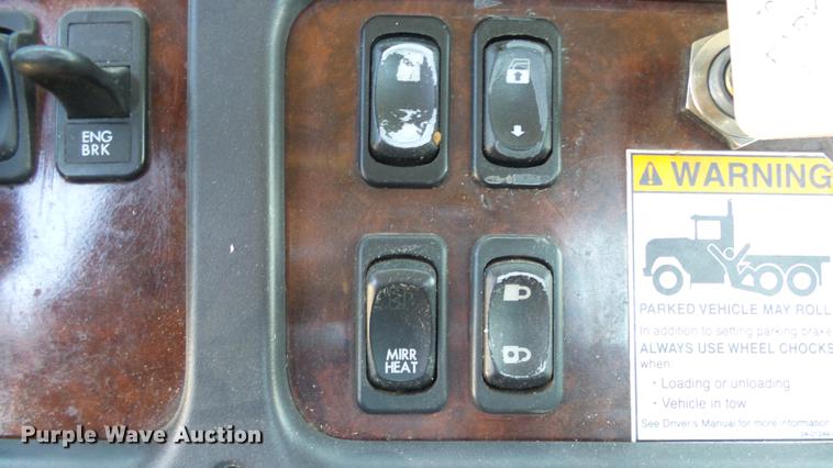 image for item DE2616 2006 Freightliner M2 106 wrecker truck