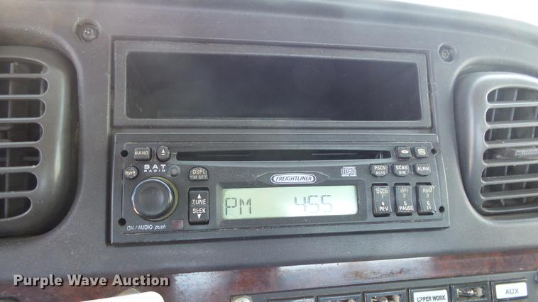 image for item DE2616 2006 Freightliner M2 106 wrecker truck