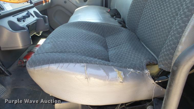 image for item DE2616 2006 Freightliner M2 106 wrecker truck