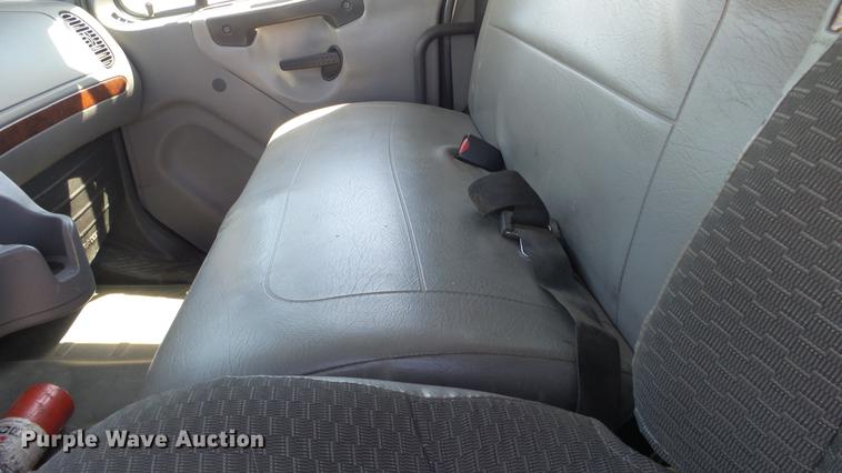 image for item DE2616 2006 Freightliner M2 106 wrecker truck