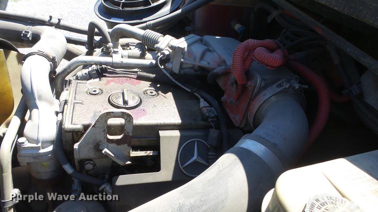 image for item DE2616 2006 Freightliner M2 106 wrecker truck