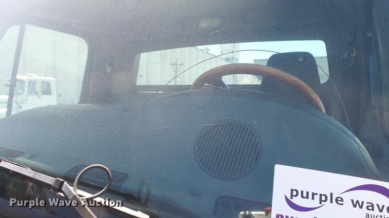 image for item DE2616 2006 Freightliner M2 106 wrecker truck