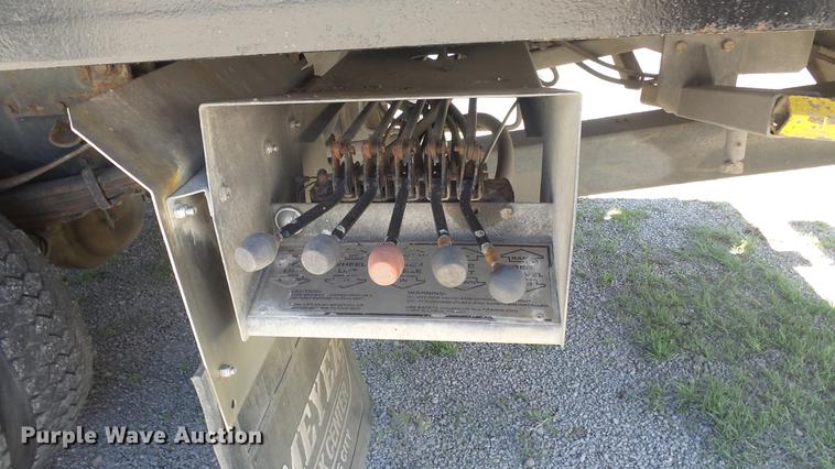 image for item DE2616 2006 Freightliner M2 106 wrecker truck